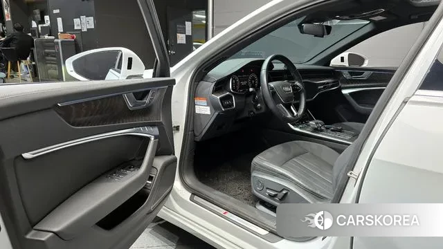 Audi A6 (C8) 2021 Белый из Кореи, фото 2