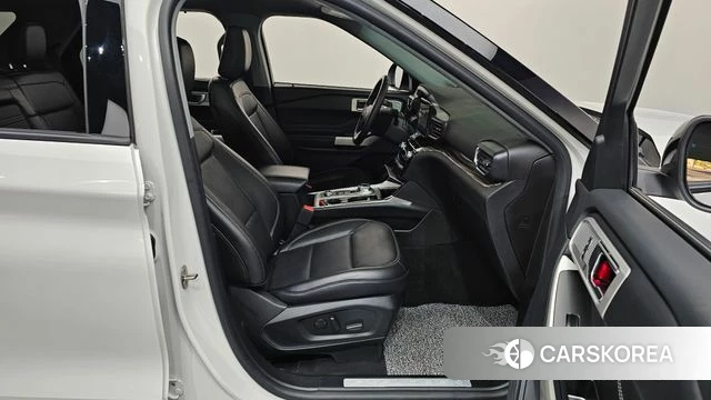 Ford Explorer 6th Generation 2022 Белый из Кореи, фото 2