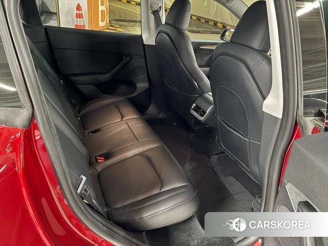 Tesla Model Y 2023 Красный из Кореи, фото 2