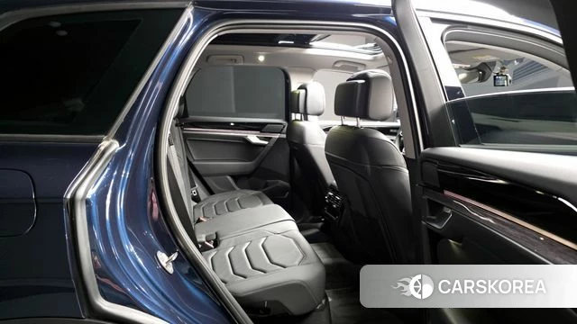 Volkswagen Touareg 3rd generation 2023 Синий из Кореи, фото 2