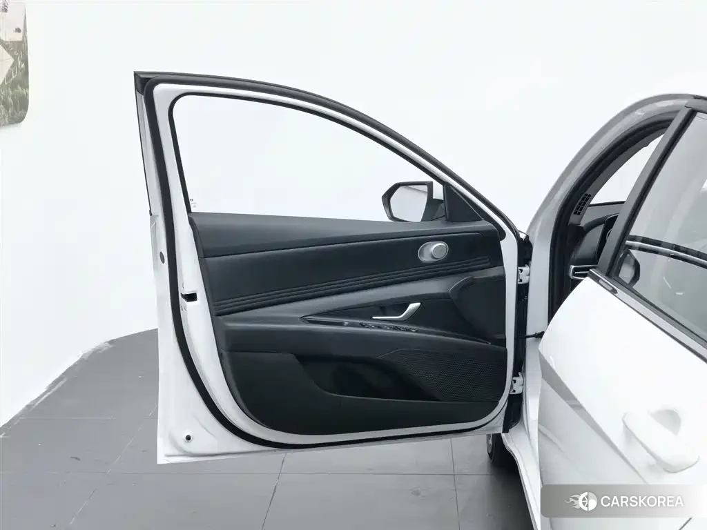 Hyundai Elantra 2025 Белый из Китая, фото 2