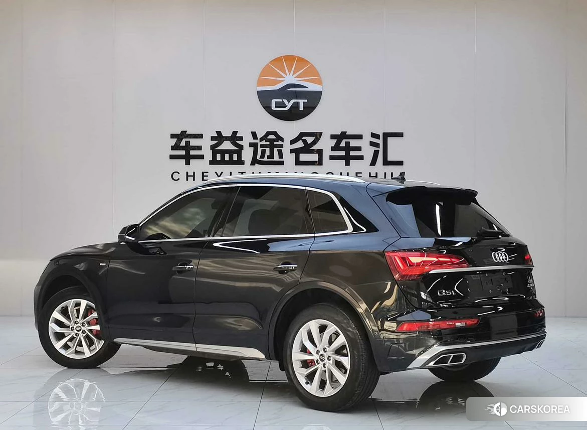 Audi Q5L 2022 Черный из Китая, фото 2