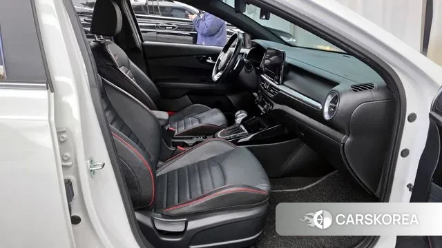 Kia The New K3 2nd generation 2021 Белый из Кореи, фото 2