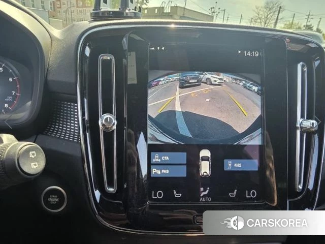 Volvo XC40 2022 Белый из Кореи, фото 2