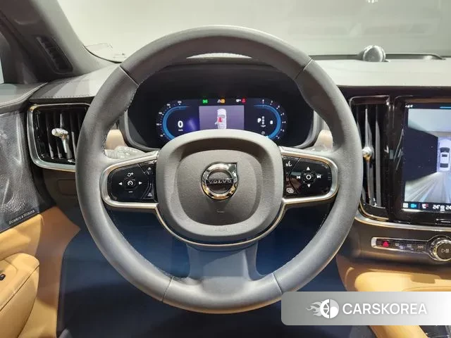 Volvo S90 2024 Белый из Кореи, фото 2