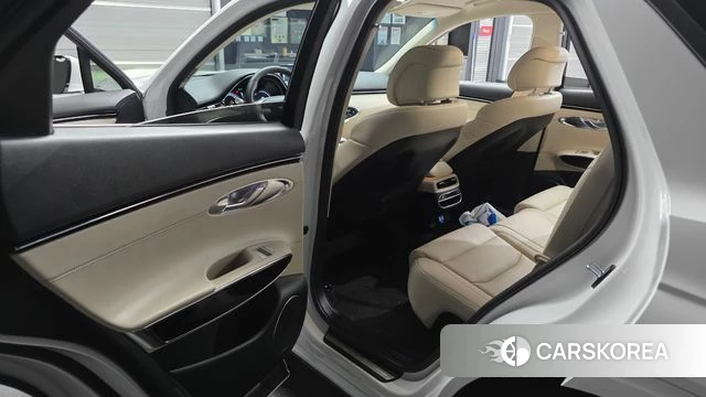 Genesis GV70 2023 Белый из Кореи, фото 2