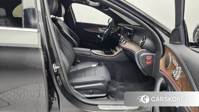 Mercedes-Benz E-Class W213 2021 Серый из Кореи, фото 2