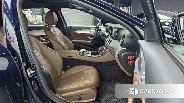 Mercedes-Benz E-Class W213 2019 Синий из Кореи, фото 2