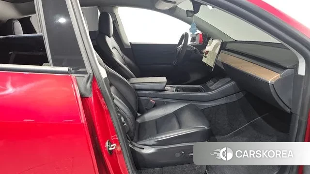 Tesla Model Y 2021 Красный из Кореи, фото 2