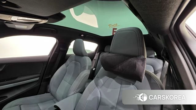 Polestar Polestar 2 2023 Светло-серебряный цвет из Кореи, фото 2