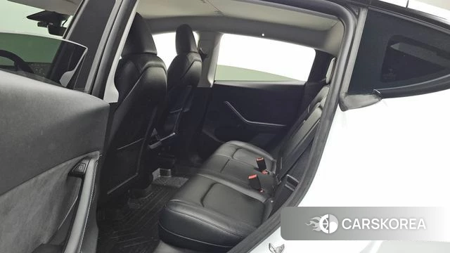 Tesla Model Y 2023 Белый из Кореи, фото 2