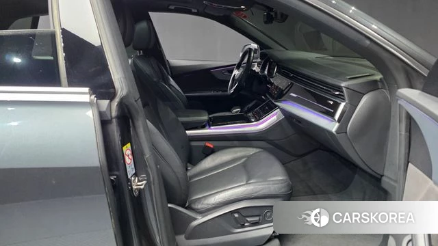 Audi Q8 (4M) 2021 Серый из Кореи, фото 2