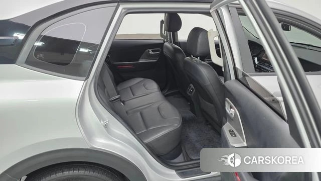 Kia Niro Plus 2022 Серебряный из Кореи, фото 2