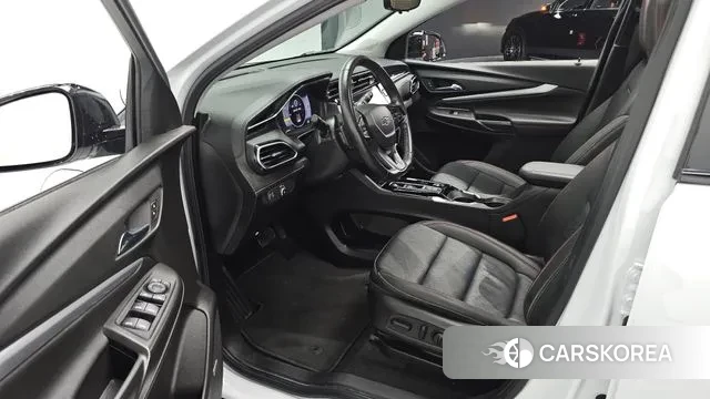 Chevrolet (GM Daewoo) Bolt EUV 2023 Белый из Кореи, фото 2