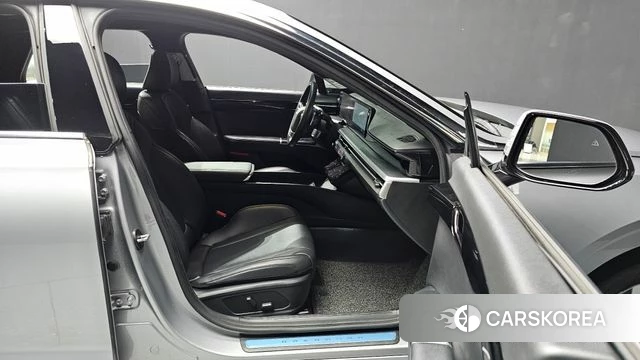 Hyundai Grandeur (GN7) 2023 Серебристо-серый из Кореи, фото 2