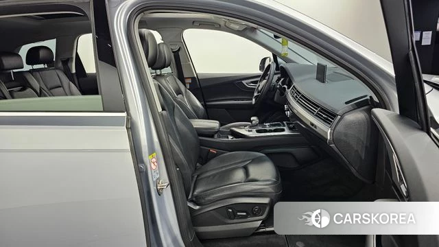 Audi Q7 (4M) 2019 Серебристо-серый из Кореи, фото 2