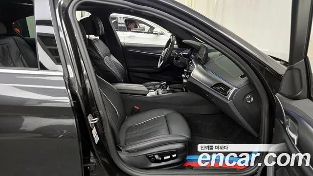 BMW 5 Series (G30) 2023 Серый из Кореи, фото 2