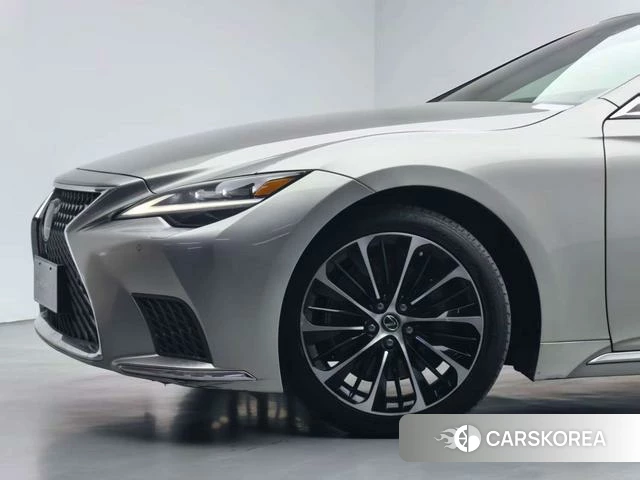 Lexus LS 2021 Серебристо-серый из Китая, фото 2