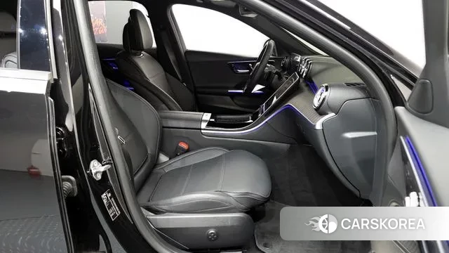 Mercedes-Benz C-Class W206 2022 Черный из Кореи, фото 2