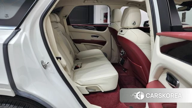 Bentley Bentayga 2024 Белый из Кореи, фото 2