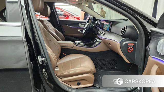 Mercedes-Benz E-Class W213 2018 Черный из Кореи, фото 2