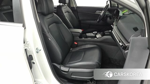 Kia The New Sportage 5th Generation Hybrid 2025 Белый из Кореи, фото 2
