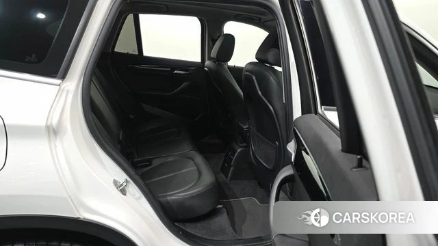 BMW X1 (F48) 2022 Белый из Кореи, фото 2