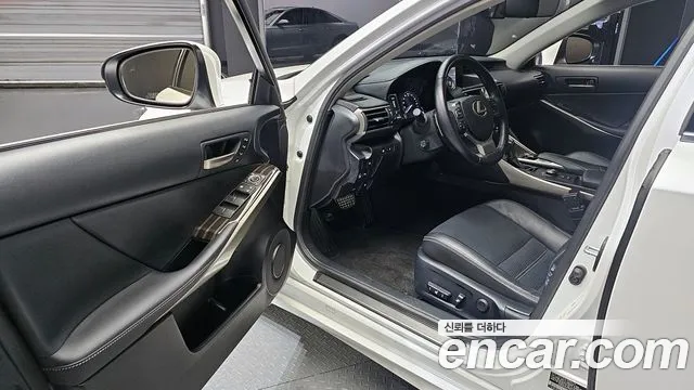 Lexus New IS300 2018 Белый из Кореи, фото 2