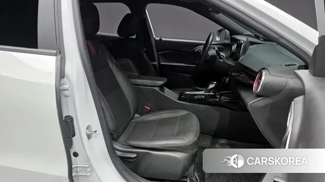 Chevrolet (GM Daewoo) Trax Crossover 2024 Белый из Кореи, фото 2