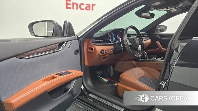 Maserati Quattroporte 2020 Черный из Кореи, фото 2