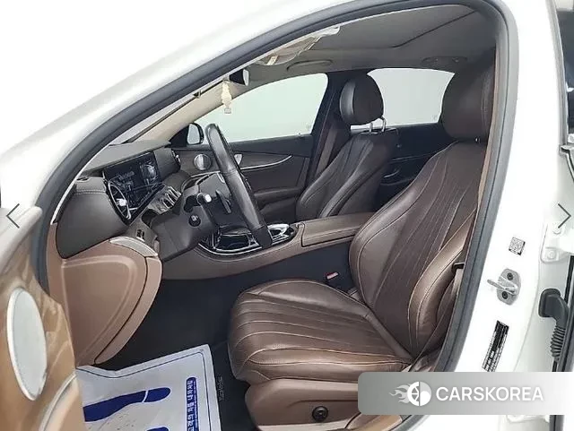 Mercedes-Benz E-Class W213 2018 Белый из Кореи, фото 2