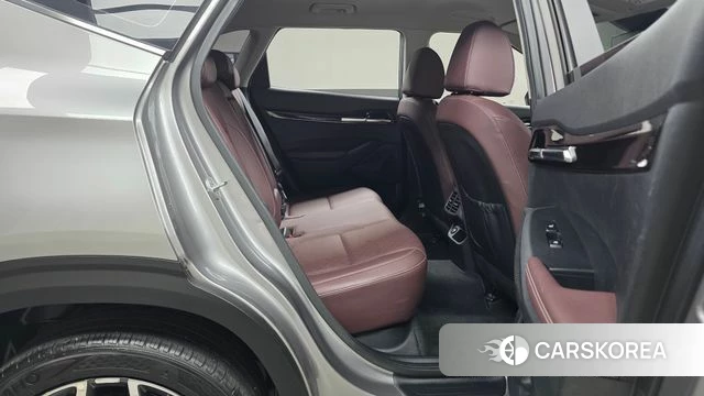 Kia Seltos 2022 Серебряный из Кореи, фото 2