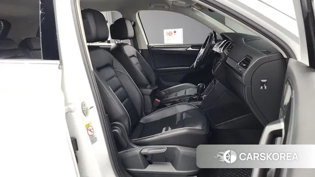 Volkswagen Tiguan second Generation 2019 Белый из Кореи, фото 2