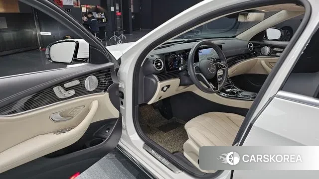 Mercedes-Benz E-Class W213 2021 Белый из Кореи, фото 2