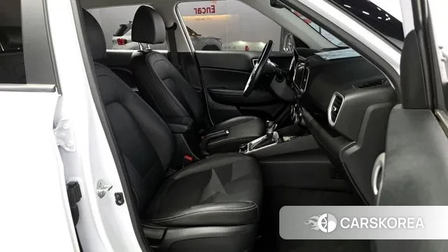 Hyundai Venue 2023 Белый из Кореи, фото 2