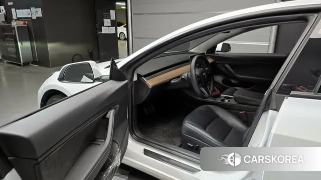 Tesla Model 3 2021 Белый из Кореи, фото 2