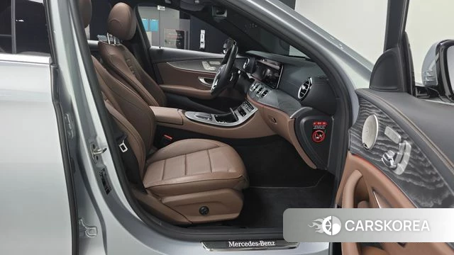 Mercedes-Benz E-Class W213 2022 Серебряный из Кореи, фото 2