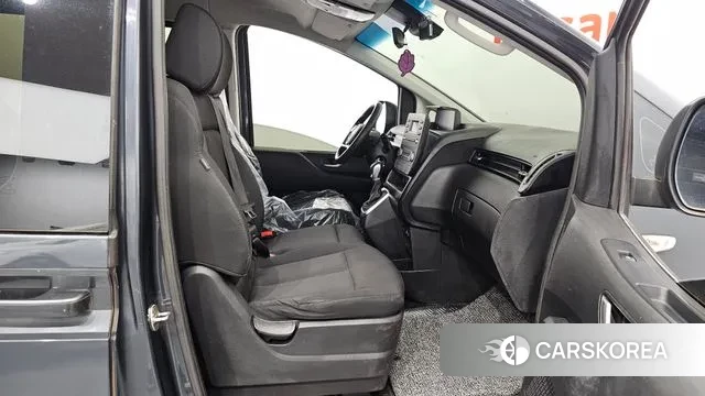 Hyundai Staria 2021 Серый из Кореи, фото 2