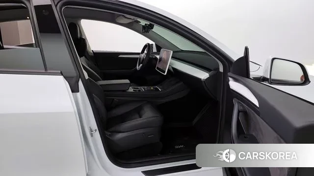 Tesla Model Y 2023 Белый из Кореи, фото 2