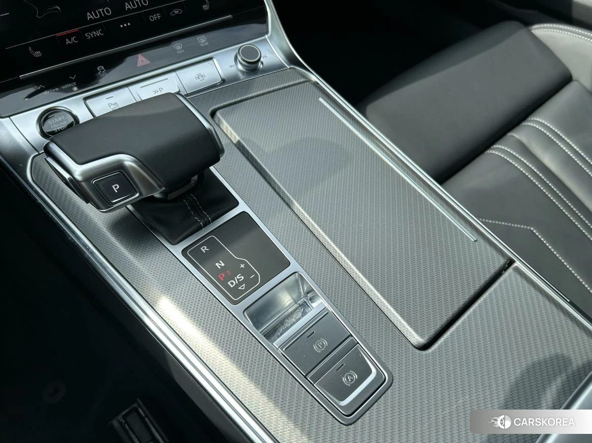 Audi A7 2023 Темно-серый из Китая, фото 2