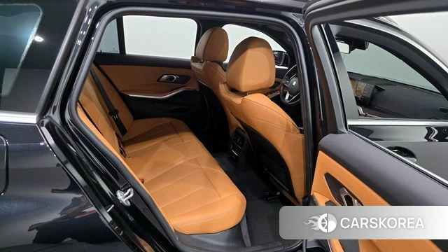 BMW 3 Series (G20) 2023 Черный из Кореи, фото 2