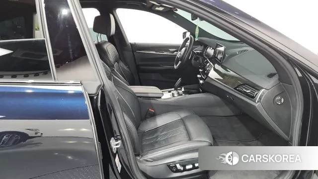 BMW 6 Series GT (G32) 2018 Черный из Кореи, фото 2