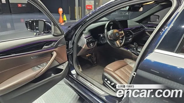 BMW 5 Series (G30) 2022 Черный из Кореи, фото 2