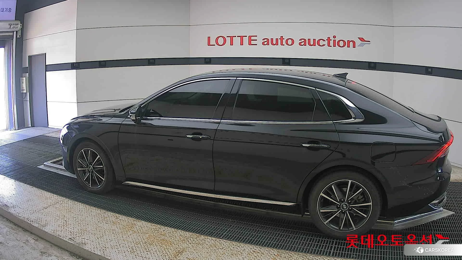 Hyundai Grandeur 2023 Abyss Black Pearl из Кореи, фото 2