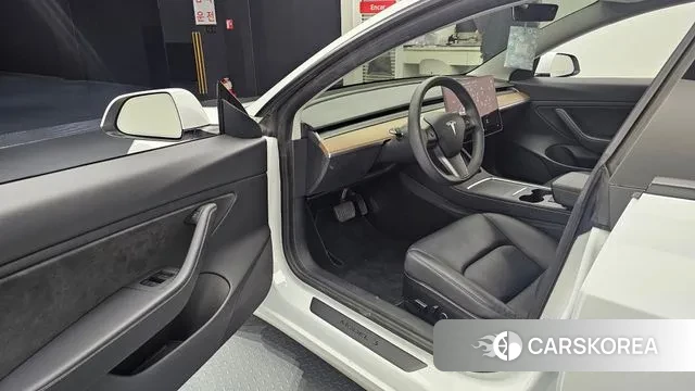 Tesla Model 3 2021 Белый из Кореи, фото 2