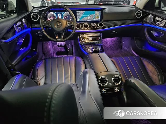 Mercedes-Benz E-Class W213 2018 Белый из Кореи, фото 2