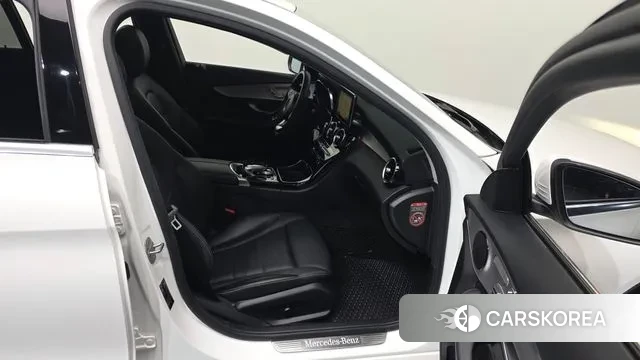 Mercedes-Benz C-Class W205 2018 Белый из Кореи, фото 2