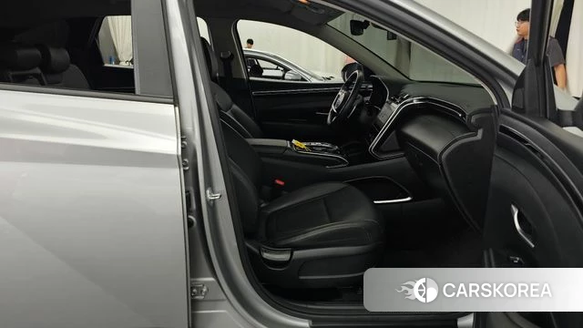 Hyundai Tucson (NX4) 2023 Серебряный из Кореи, фото 2