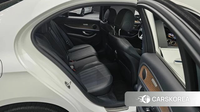 Mercedes-Benz E-Class W213 2020 Белый из Кореи, фото 2