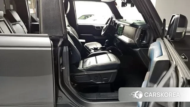 Ford Bronco 6th Generation 2022 Серый из Кореи, фото 2